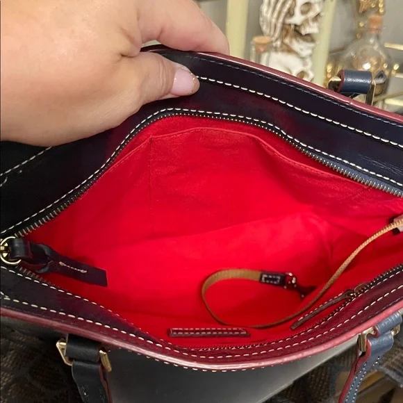 Price firm- Navy Blue Dooney & Bourke Women's Tote Bag dark blue Price Firm - Picture 9 of 13